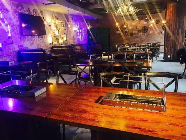 自動燒烤機(jī),自動烤串機(jī),自動電烤爐,自動燒烤爐,自動燒烤設(shè)備